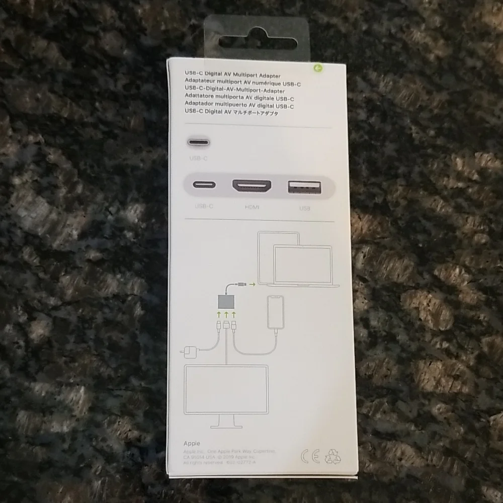 Apple USB-C Digital AV Multiport Adapter (+ HDMI cable)
